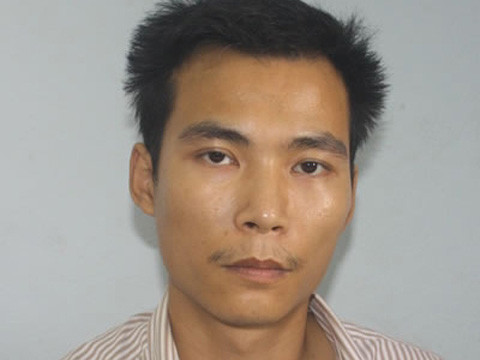 Vừa thấy người yêu đi ngang qua, Minh liền chặn lại rồi lấy xe chở đến một bãi đất trống trên đường Nguyễn Khắc Viện (phường Khuê Mỹ, quận Ngũ Hành Sơn). Tại đây, hai người cãi vã nhau kịch liệt khiến Minh không kiềm chế được nên dùng tay bóp cổ đè chị Dung xuống đất. Khi nạn nhân bị ngã, Minh tiếp tục dùng tuýp sắt đánh 2 nhát vào đỉnh đầu và dùng dây dù siết cổ cho đến chết.