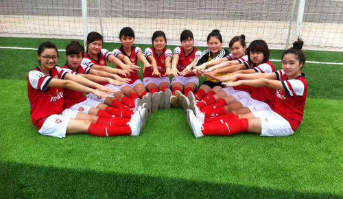 Gia đình nhỏ Arsenal - nơi hội tụ nhiều nữ sinh hâm mộ đội bóng của thành London.