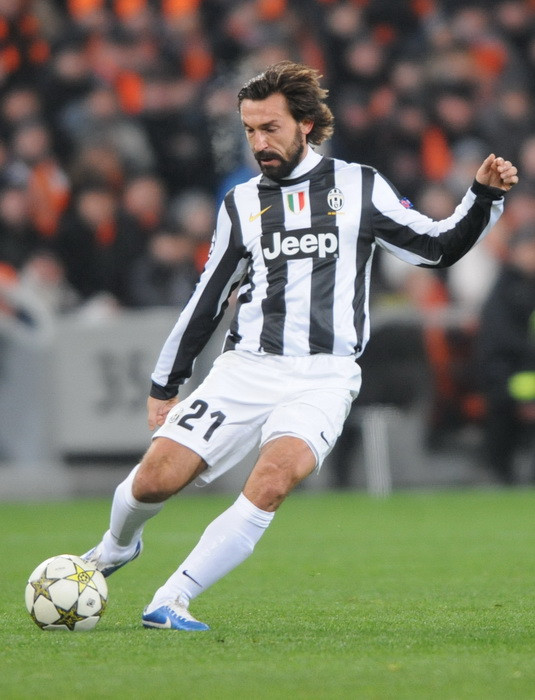 Andrea Pirlo từ AC Milan tới Juve theo dạng chuyển nhượng tự do. Năm 2010-2011, Pirlo chỉ được ra sân 25 lần trên mọi mặt trận của AC Milan, viễn cảnh liên tục ngồi ngoài khiến anh ức chế và Milan đã để anh ra đi theo dạng chuyển nhượng tự do. Khi về với Juve, Pirlo đã chứng tỏ được đẳng cấp của mình khi là nhân tố quan trọng giúp cho bà đầm già thành Turin liên tục đứng trên đỉnh cao của Serie A những mùa giải vừa qua. Cho đến tận bây giờ dù Pirlo đã là một lão tướng nhưng nếu có đội bóng nào có được anh với giá vài triệu bảng thì họ vẫn sẽ cảm thấy những đồng tiền đó không hề hoài phí.