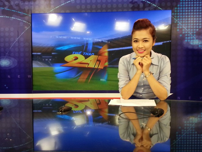 Lê Thanh Huyền là nữ MC, BTV của bản tin 24/7 kênh VTV 1 Đài THVN. Mới đây, bức ảnh Thanh Huyền trong bản tin thể thao được lan truyền trên một số fanpage lớn và khiến nhiều bạn trẻ, khán giả thích thú, ngưỡng mộ vẻ đẹp cuốn hút của cô.