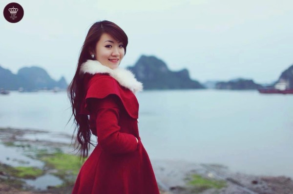 Những cái tên bóng hồng của Văn Quyết có thể kể ra dài dằng dặc. Cô gái đất Quảng Ninh, Trần Thị Mai Anh (ảnh); cô sinh viên Nguyễn Thị Hà Giang của Học viện báo chí và tuyên truyền; hay mối tình đầu Nguyễn Hoàng Yến... Tất cả đều là những cô nàng xinh đẹp, gợi cảm, yêu chàng "sát gái" Văn Quyết từ khi mình vẫn còn là sinh viên, nhưng sau này đều đã cố gắng để có được sự nghiệp thành công cho riêng mình.