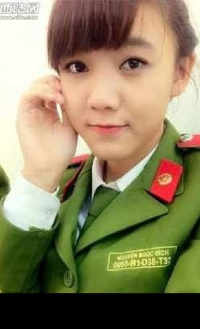 Vẻ đẹp của những nữ sinh trẻ trung được ca ngợi là không màu mè, rất giản dị mà lại gần gũi, đáng yêu.