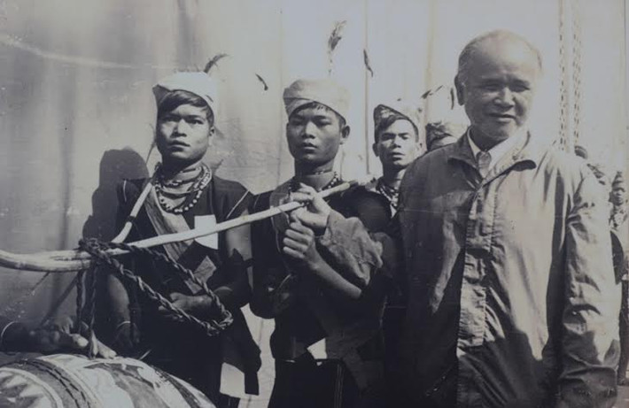 Ông luôn quan tâm và đặt niềm tin vào lớp trẻ.