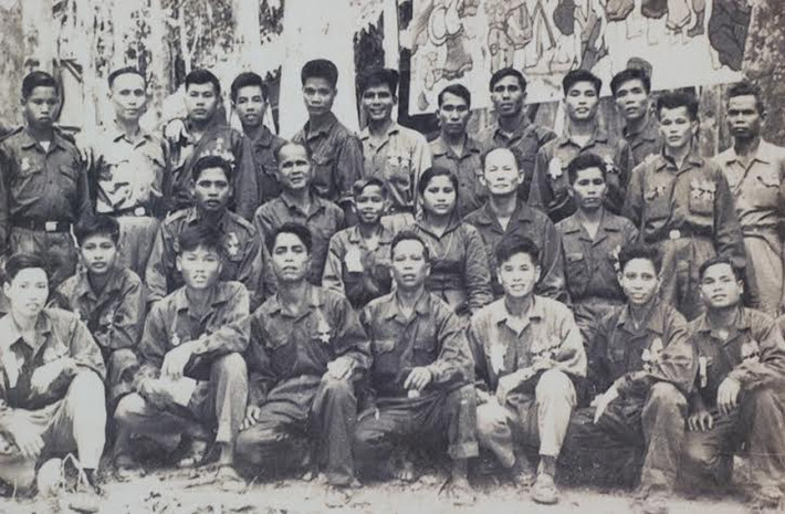 Anh hùng Núp tại Đại hội chiến sĩ thi đua mặt trận B3 1972.