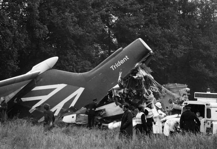 Ngày 18/6/1972, chuyến bay 548 của hãng hàng không British European Airways đã rơi ngay sau khi cất cánh từ sân bay Heathrow ở London. Tất cả 118 người trên máy bay đều thiệt mạng. Vụ tai nạn được gọi là Thảm họa hàng không Staines do xảy ra gần thị trấn Staines ở Middlesex.