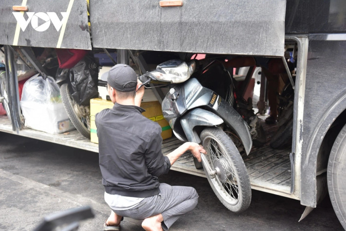 Kỳ nghỉ Tết kéo dài 9 ngày, nhiều người đã mang theo phương tiện cá nhân về quê để tiện sử dụng