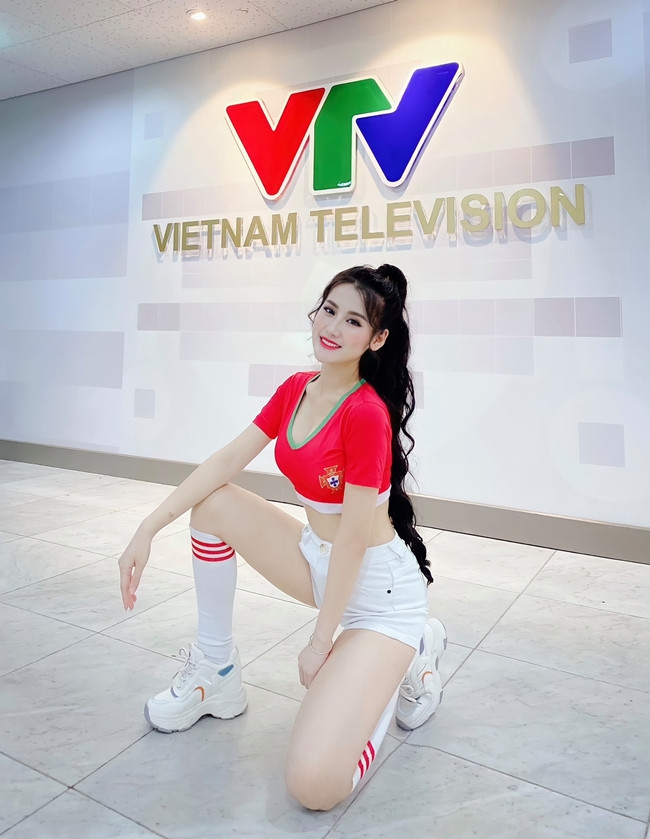 Khi không mặc đồng phục, Phương Anh thoải mái hơn trong cách diện những bộ trang phục mình muốn.