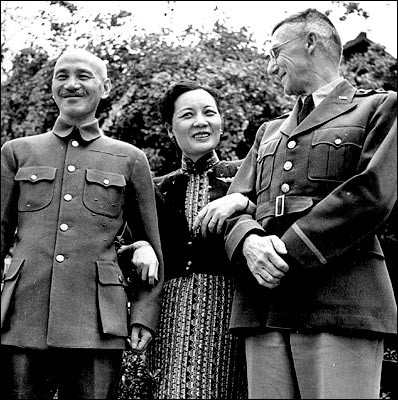 Những thông tin này chưa hề được chứng thực, nhưng có một điểm đã được khẳng định, đó là bà hy vọng sau khi qua đời sẽ không về Đài Loan an táng. Vì sao người phụ nữ tài sắc một thời, người phụ nữ có mối tình và cuộc hôn nhân đình đám thiên hạ với Tưởng Giới Thạch lại đưa ra yêu cầu kỳ lạ đến vậy? Về việc này, dư luận có nhiều quan điểm khác nhau.