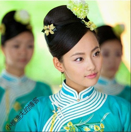 Cuối cùng chỉ có khoảng nghìn người trúng tuyển. Khi đó, Hoàng đế sẽ triệu những giai nhân này vào cung. Một vòng loại cuối cùng do chính các cung nữ già có kinh nghiệm trong cung tiến hành. Họ sẽ kiểm tra ngực, nách, da dẻ của các cô gái, cuối cùng chỉ còn khoảng 300 giai nhân được lựa chọn.