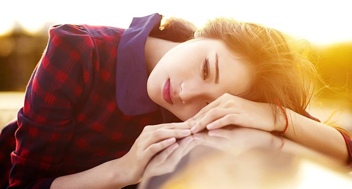 Được biết cô nữ sinh sinh năm 1994 ngoài giờ học còn rất thích chụp ảnh và có hứng thú với việc diễn xuất.