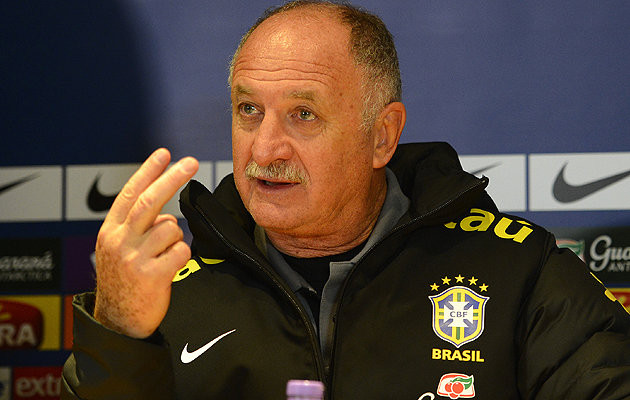 Luiz Felipe Scolari bị sa thải bởi LĐBĐ Brazil vào ngày thứ ba (15/7). Ông dẫn dắt đội bóng vàng xanh với kỳ vọng VĐTG trên sân nhà, nhưng thay vào đó lại là thất bại tan nát mà trận đấu tan nát nhất đó là trận bán kết thua muối mặt ĐT Đức 1-7. Trận thua tệ hại nhất trong lịch sử 100 năm của Selecao. Đó còn chưa kể tới việc gục ngã trước Hà Lan 0-3 tại trận tranh ba tư.