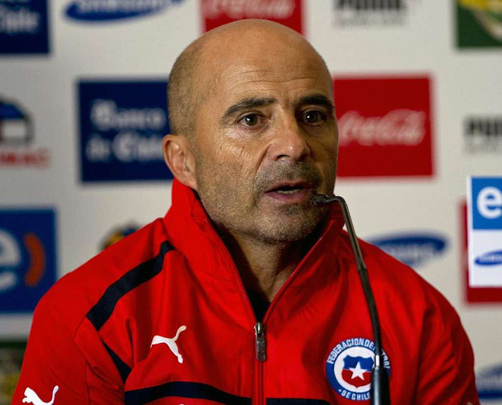 Jorge Sampaoli đã có một giải đấu thành công, mặc dù Chile chỉ đi đến được vòng 1/8 nhưng họ đã chơi thứ bóng đá hấp dẫn và chỉ dừng bước vì kém may mắn. Tuy vậy, HLV 54 tuổi người Argentina này vẫn có quyền hy vọng trong những năm tới khi Chile là đội chủ nhà của Copa America giải đấu mà họ chưa từng đăng quang và lần gần nhất vào tới trận chung kết là năm 1987.