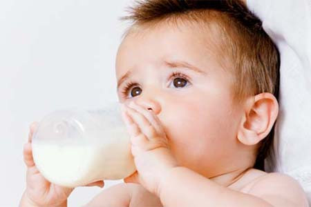 Tên có bộ Mục (tức “Con mắt”, chữ Hán目). Người xưa quan niệm, đôi mắt của ngựa luôn chất chứa cảm xúc. Vì vậy, đặt tên cho bé sinh năm Giáp Ngọ có bộ Mục hàm ý tăng thêm khả năng quan sát cho bé. Tên có bộ Mục cũng là cái tên đem lại may mắn vì được quý nhân phù trợ. Một số tên có bộ Mục như: Mục (con mắt), Trực (Ngay thẳng chính trực), Thịnh (thịnh vượng), Chân (Chân thành, thật thà), Mục (hòa mục)…