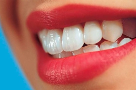 Miệng: Tướng học cho rằng, tướng miệng của người phụ nữ cũng liên quan tới đường con cái. Môi nhiều nếp nhăn thì đường con cái thuận lợi, sinh nhiều con trai, bờ môi không có nếp nhăn thì sẽ khó có con, môi nhàu nhĩ thì khó nuôi con.