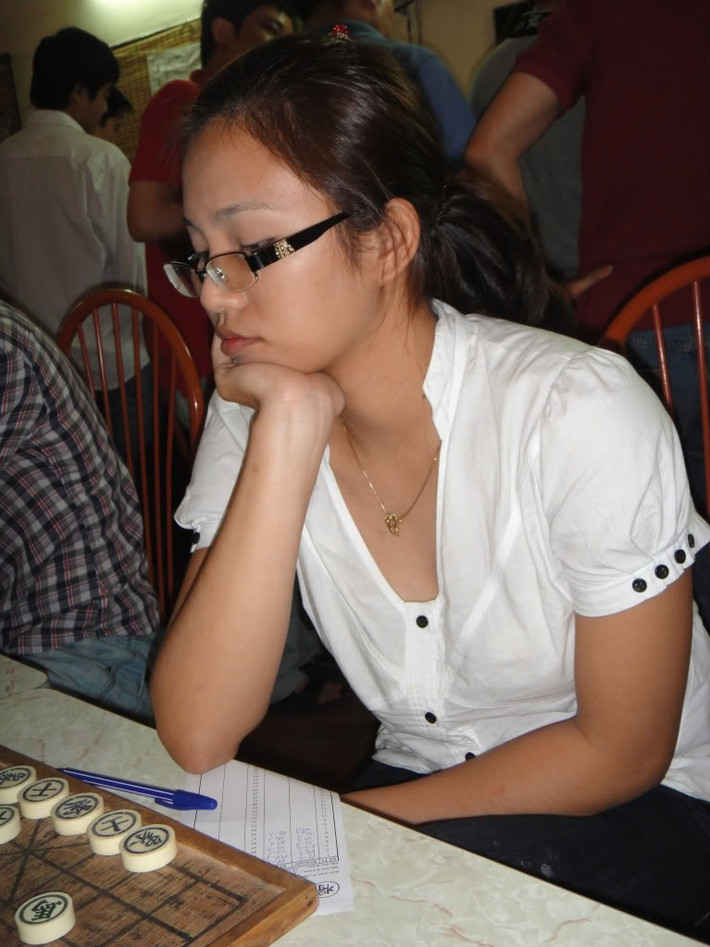 Hiện tại Thu Hà vẫn thi đấu cờ cho Hà Nội, nhưng cô lại vào TP HCM và "đá" sang mảng kinh doanh với việc mở một quán cafe tên Nhím ở quận Tân Bình. Và dĩ nhiên, quán cafe của hoa khôi làng cờ trở thành nơi tề tựu của các kỳ thủ, nơi lập đàn cờ để các đối thủ tranh tài.