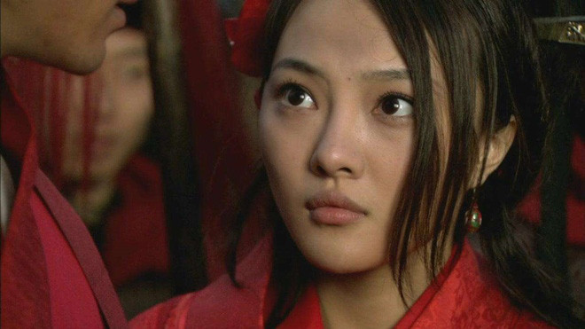 Vị trí thứ 3: Cừu Quỳnh Anh. Không những là một nữ tướng võ công phi phàm trong "Thủy Hử", Cừu Quỳnh Anh còn sở hữu vẻ đẹp mỹ miều cùng trí thông minh hiếm có.