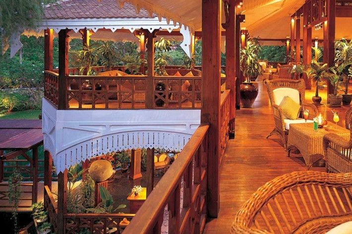 Dinh Thống đốc ở Yangon, Myaanmar Nằm trên con đường vắng sau khu Ngoại giao đoàn, Dinh Thống đốc biến thành khách sạn ở Yangon có bể bơi, những khu vườn mang phong cách đế chế Anh, thời thuộc địa.