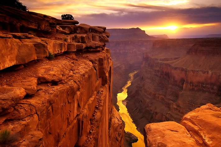  Grand Canyon: Với chiều dài 277 dặm dài, hẻm núi Grand Canyon ở tây bắc Arizona là một trong những hẻm núi ngoạn mục nhất hành tinh.