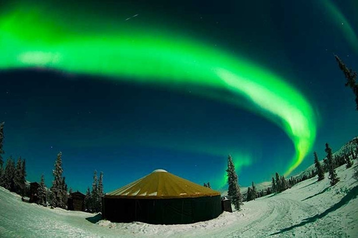 Khu nghỉ dưỡng suối nước nóng Chena, Alaska Đây là một trong những địa điểm chiêm ngưỡng Bắc Cực quang được ưa thích nhất ở Bắc Mỹ.