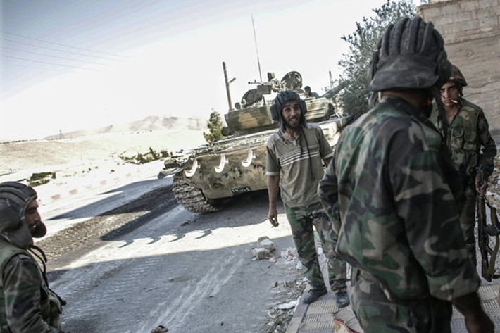 Chính vì vậy mà linh tăng của quân chính phủ Syria gặp nhiều bất lợi khi tiến vào thị trấn cổ này.