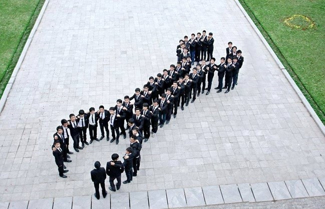 Sinh viên ngành công nghiệp, cơ khí với biểu tượng cờ-lê siêu độc.