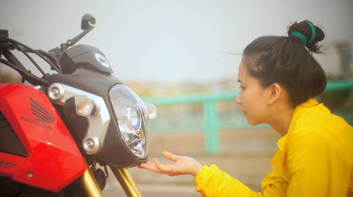 Song song với sở thích về xe côn tay, biểu diễn mạo hiểm, Nam Phương còn rất thích tham gia các hoạt động đoàn hội, vẽ, nhảy...