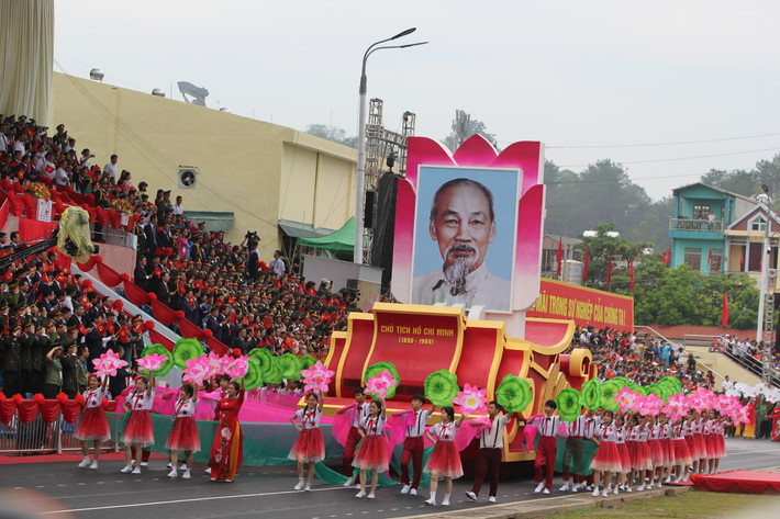 Sáng 7/5/2024, Lễ kỷ niệm 70 năm Chiến thắng lịch sử Điện Biên Phủ (7/5/1954 - 7/5/2024) được tổ chức trọng thể tại thành phố Điện Biên Phủ, tỉnh Điện Biên.