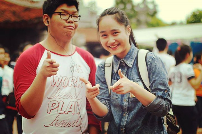 Thu Hà trông cao lớn hơn hầu hết cả những bạn trai cùng lớp.