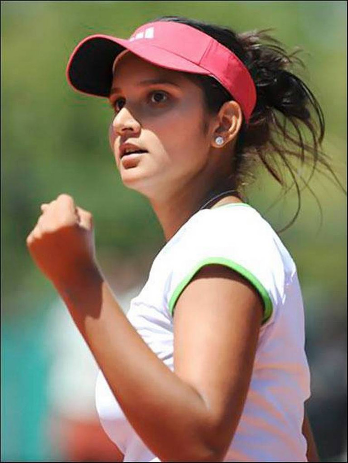 Tay vợt Sania Mirza là một vận động viên rất nổi tiếng của làng tennis Ấn Độ. Không chỉ đạt nhiều thành tích cao tại các giải đấu trong và ngoài nước, Sania Mirza còn được biết đến với vẻ ngoài cuốn hút, sự mạnh mẽ đến ngay cả nhiều đấng mày râu cũng phải nể phục.