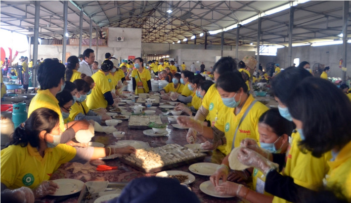 Sẽ có 1.500 thanh niên tình nguyện phục vụ việc ăn uống của các vị khách để đảm bảo không khí trang nghiêm, thanh tịnh và vệ sinh môi trường trong suốt Đại lễ.