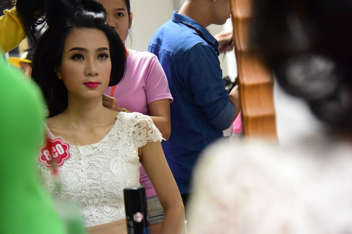 "Khi một cánh cửa này khép lại sẽ có một cánh cửa khác mở ra. Tiếp tục hành trình của cuộc sống và đón nhận những điều kì diệu" - Bùi Tú Anh tâm sự.