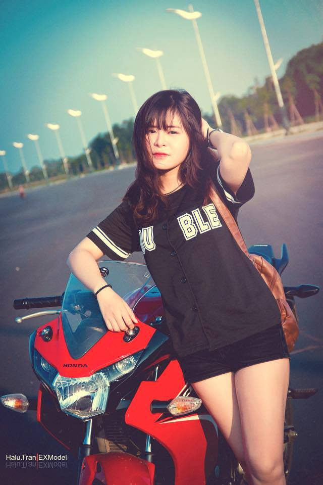 Theo tìm hiểu, cô gái xinh đẹp này là Đỗ Thị Trà My, 17 tuổi và đang là học sinh cấp 3, học tập và sinh sống tại thành phố Quảng Ngãi.