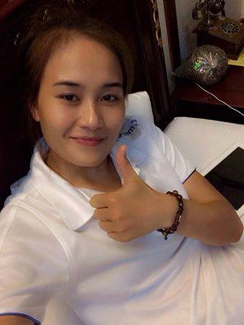 Cao 1m73, Linh Chi là thành viên của đội bóng chuyền Thông tin Liên Việt Post Bank, luôn cố gắng, nỗ lực thi đấu hết mình.