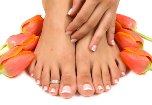 Bàn chân có nốt ruồi son: Người có nốt ruồi son mọc ở bàn chân là người có tướng vượng nhân, mệnh phú quý. Tướng chân này không chỉ tốt cho bản thân, mà còn đem lại may mắn cho người thân của bạn.