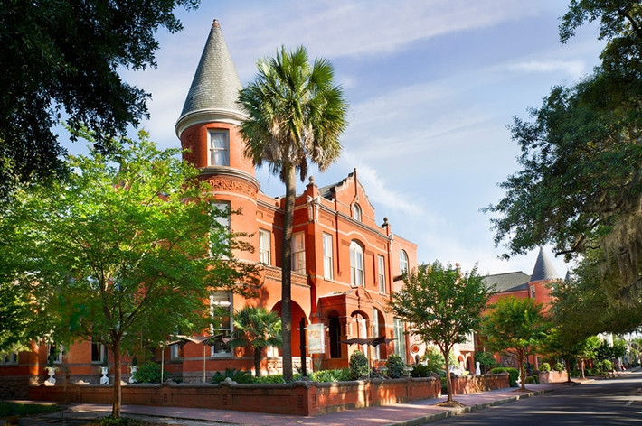 4 . Savannah, Georgia, Mỹ: Mặc dù tự hào có lịch sử lâu đời nhất so với bất kỳ thị trấn nào của Mỹ, nhưng Savannah đã bị công dân thế kỷ 20 lãng quên.