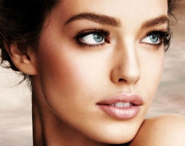 Sơn căn thấp, dần dần lên cao đến chuẩn đầu thì phát triển vượt mức giống như chóp núi: Đây gọi là Cô phong tỵ (mũi cô độc một mình) biểu hiện cho cá tính lương thiện, không thích tranh đua.