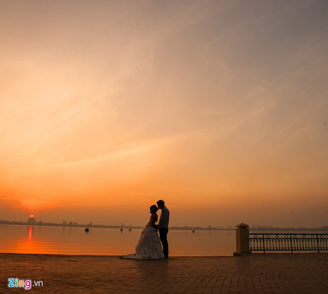 Vì thế đường Thanh Niên là con đường lãng mạn nhất Hà Thành và được nhiều người gọi vui là "đường tình yêu".