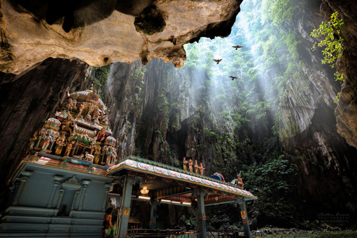 Động Batu 400 triệu năm tuổi, Malaysia.