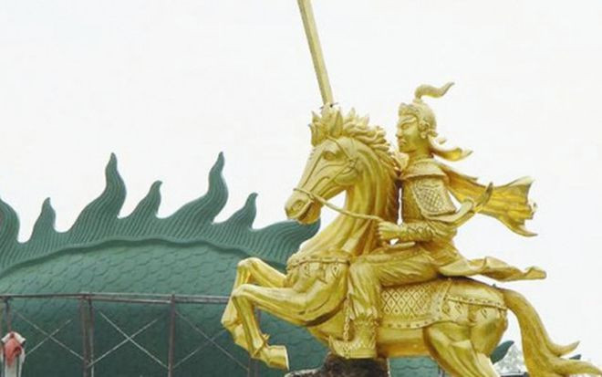 Theo sách "Đại Việt sử ký toàn thư", Lý Thường Kiệt là vị tướng chỉ huy tối cao của quân đội Đại Việt trong cuộc kháng chiến chống quân xâm lược nhà Tống năm 1075-1077.