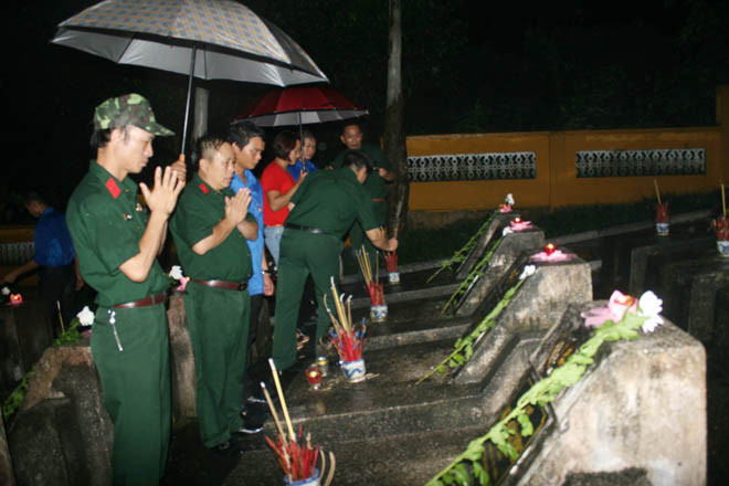 Các cựu chiến binh Sư đoàn 356 đã lặn lội từ Yên Bái đến thăm đồng đội.