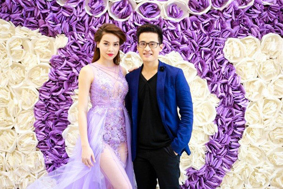 Mới đây nhất, trong chương trình Gala Nhạc Việt 4 – “Những giấc mơ trở về”, Hồ Ngọc Hà và Hà Anh Tuấn đã có màn song ca trong một ca khúc ballad lãng mạn. Trong bộ váy voan xuyên thấu giữa khung cảnh lãng mạn, Hà Hồ xinh đẹp bên cạnh Hà Anh Tuấn nam tính khiến người hâm mộ vô cùng thích thú.