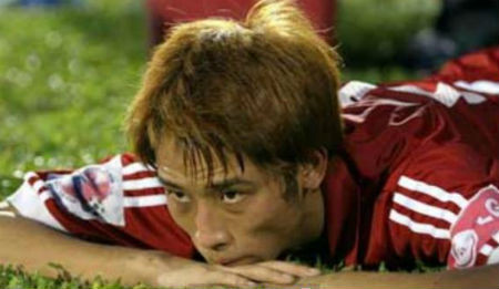 Giải đấu giao hữu JVC trước thềm Sea Games 2003 diễn tại Việt Nam, ngay trận đầu tiên, ĐT U23 Việt Nam đã thua Thân Hoa Thượng Hải của Trung Quốc 1-2 và một số cầu thủ đã dính vào nghi án bán độ. VFF sau đó tìm ra bằng chứng cụ thể, treo giò cầu thủ Vũ Như Thành 5 năm. Được 1 năm, Như Thành được giảm án phạt xuống còn 2 năm rưỡi.