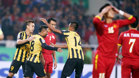 Mới nhất, hôm 11/12 tại bán kết lượt về AFF Cup 2014, ĐT Việt Nam tiếp đón Malaysia trên sân Mỹ Đình. ĐT Việt Nam có trận thua sốc khi bị đối thủ ghi đến 4 bàn thắng ngay trong hiệp 1. Sau đó các cầu thủ Việt Nam có 2 bàn gỡ nhưng từng đó vẫn không đủ, buộc ĐT Việt Nam phải dừng bước trước trận chung kết.