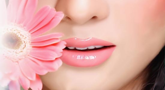 Hoặc các dạng hình học như miệng vuông (phú quý), miệng ngang (suồng sả), với nhiều màu môi: đỏ như màu ngói mới (đông con), môi nhợt nhạt như màu hoa mai cuối mùa (trầm cảm), môi có màu xanh vào buổi hoàng hôn (phá sản), môi có màu phù sa vào buổi bình minh (hiền thục), môi mỏng như hình lá rau răm (nghiêm khắc)...
