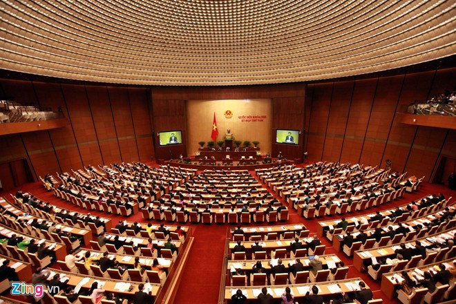 Kỳ họp thứ 8 kéo dài hơn một tháng (20/10 - 29/11), diễn ra tại Hội trường Diên Hồng của Nhà Quốc hội.