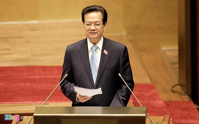 "Việc Trung Quốc bất chấp luật pháp quốc tế, ngang nhiên hạ đặt giàn khoan trái phép trong vùng biển của Việt Nam đe dọa nghiêm trọng hòa bình, ổn định và phát triển kinh tế - xã hội của đất nước. Khó khăn, thách thức là rất lớn", Thủ tướng nhấn mạnh và nhận định nhiệm vụ bảo vệ chủ quyền quốc gia còn nhiều thách thức.