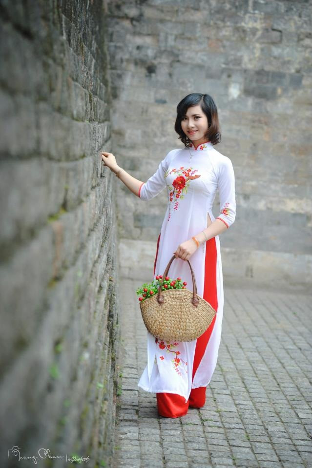 Lê Thị Khanh (sinh năm 1993), quê Thanh Hóa là một thí sinh khá nổi bật trong cuộc thi Hoa khôi Sinh viên 2013. Bộ ảnh của cô đã nhận được nhiều lời khen bởi cách thức thực hiện chuyên nghiệp và ý nghĩa truyền tải sâu sắc.