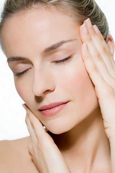 Ám tướng và những ảnh hưởng của nó: Ám tướng là dấu ẩn hiện để báo trước sự may rủi quan trọng sắp sửa xảy đến bất ngờ. Nó chỉ có hiệu lực gây ra tác dụng trong vòng một hai tuần cho đến sáu tháng mà thôi! Các nhà tướng số cho rằng Ám tướng là hiện tượng do tạo hóa sắp xếp, cho nó hiện ra để báo hiệu trước khi ban thưởng hay trừng phạt một người nào đó.