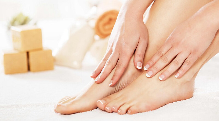Phụ nữ có bàn chân nhỏ. Trong nhân tướng học một người Phụ nữ sở hữu bàn chân nhỏ thường được xem là bàn chân quý nhân.