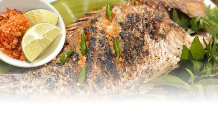Món ăn được chấm với ít nước mắm cá cơm nguyên chất sẽ tăng thêm vị đậm đà và tuyệt vời